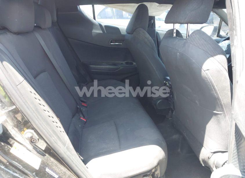 Photo 8 of 2018 Toyota C-hr XLE (VIN NMTKHMBX3JR024079)