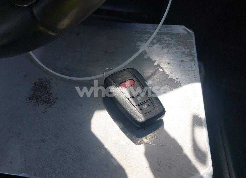 Photo 11 of 2018 Toyota C-hr XLE PREMIUM (VIN NMTKHMBX3JR026219)