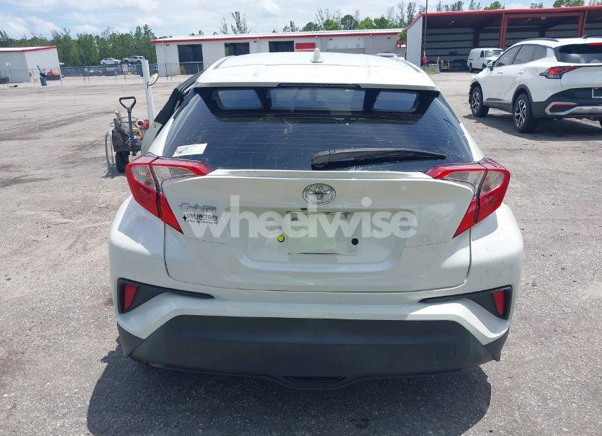 Photo 16 of 2019 Toyota C-hr XLE (VIN NMTKHMBX3KR087281)