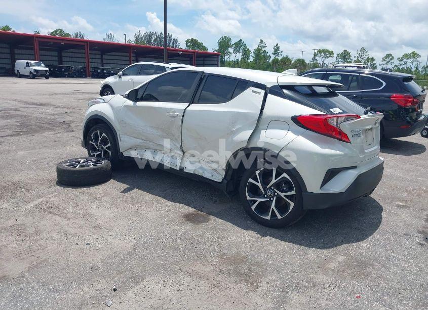 Photo 3 of 2019 Toyota C-hr XLE (VIN NMTKHMBX3KR087281)