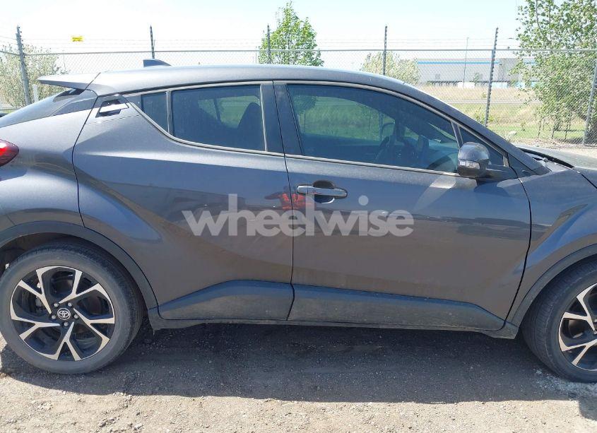 Photo 14 of 2021 Toyota C-hr XLE (VIN NMTKHMBX3MR123683)