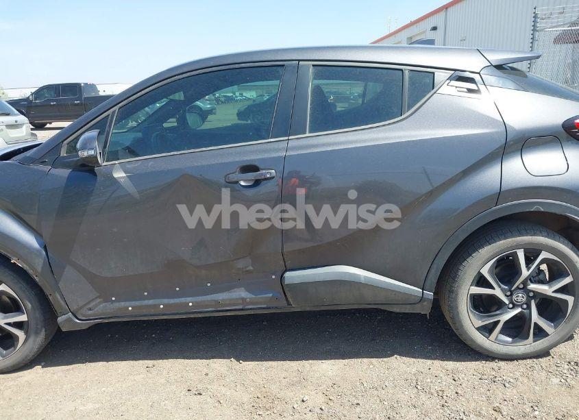 Photo 15 of 2021 Toyota C-hr XLE (VIN NMTKHMBX3MR123683)