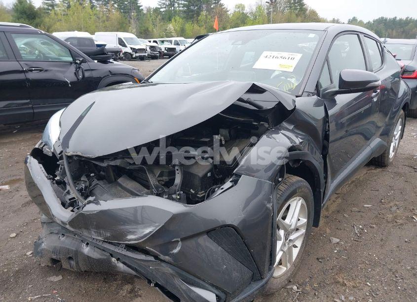 Photo 2 of 2021 Toyota C-hr LE (VIN NMTKHMBX3MR125580)
