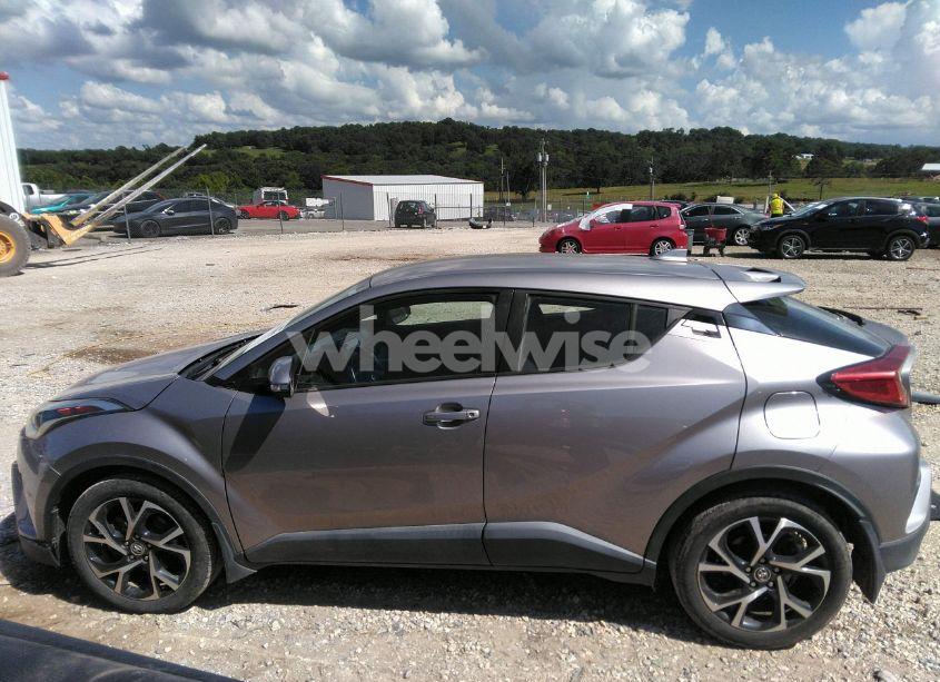 Photo 14 of 2018 Toyota C-hr XLE PREMIUM (VIN NMTKHMBX4JR040789)