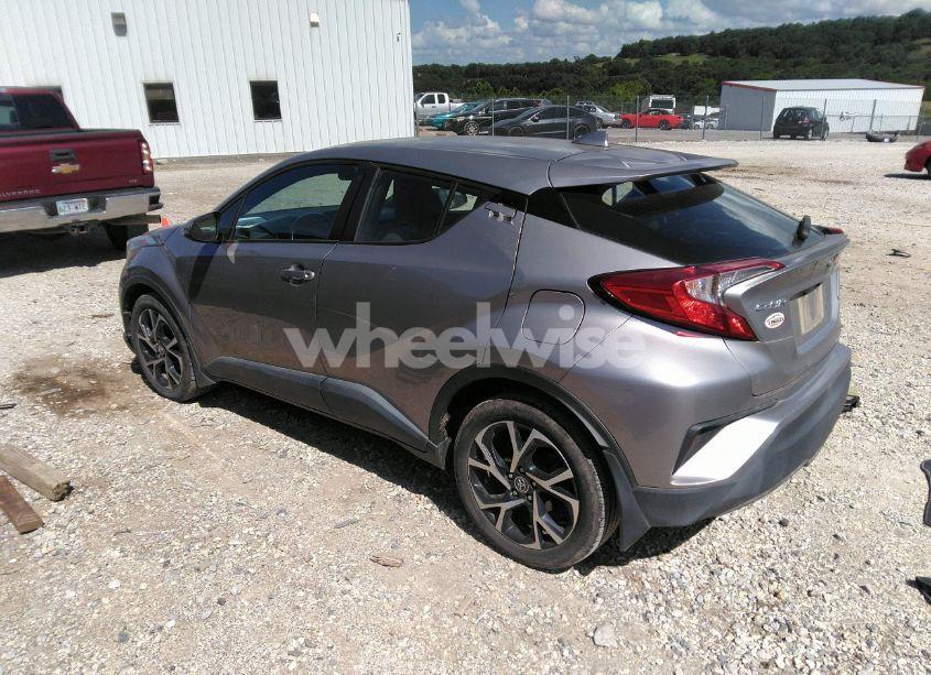 Photo 3 of 2018 Toyota C-hr XLE PREMIUM (VIN NMTKHMBX4JR040789)