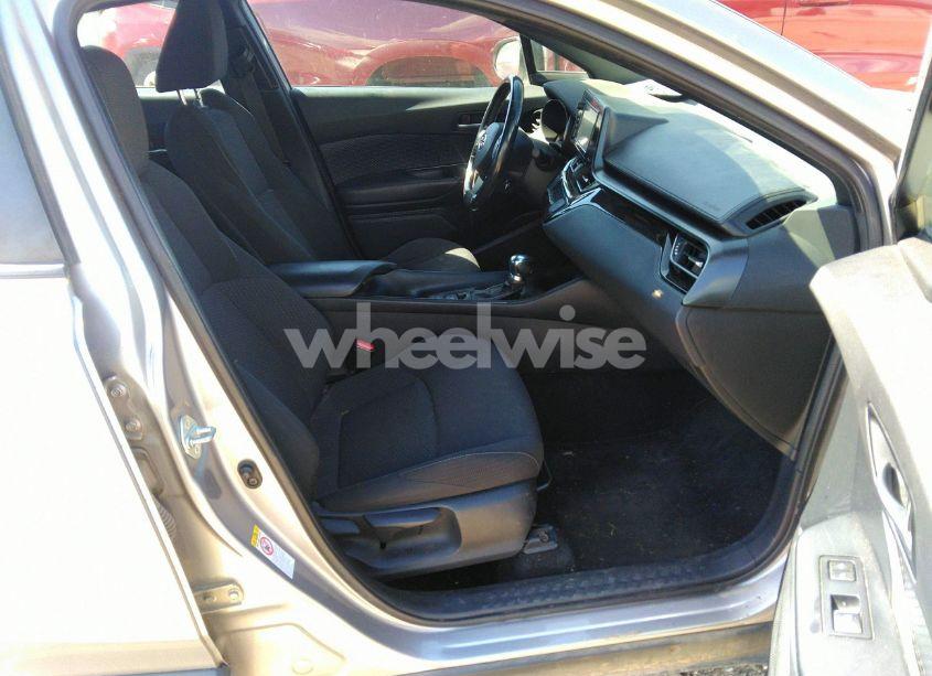 Photo 5 of 2018 Toyota C-hr XLE PREMIUM (VIN NMTKHMBX4JR040789)