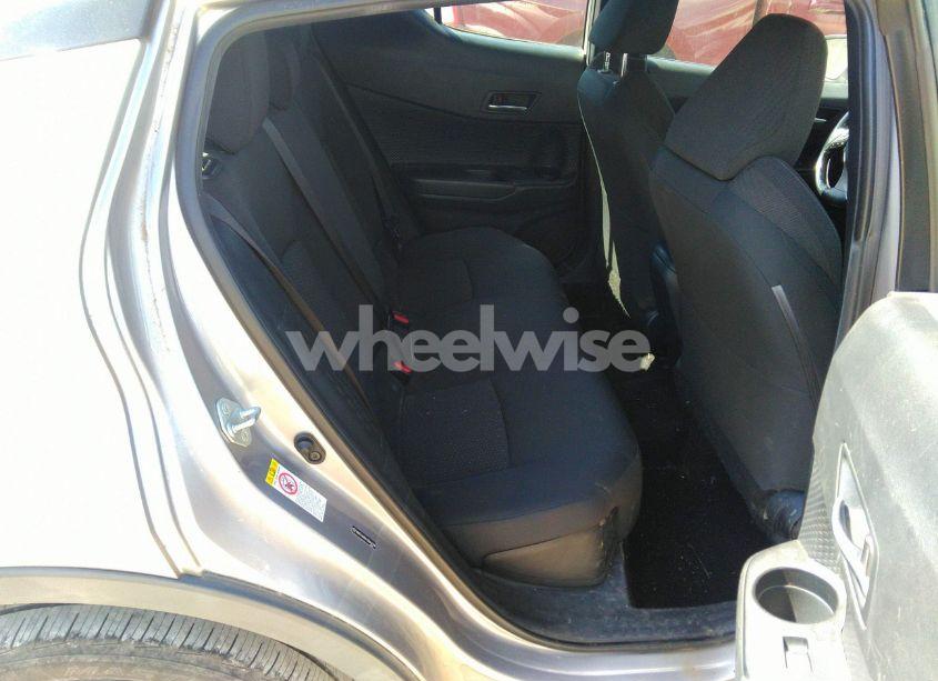 Photo 8 of 2018 Toyota C-hr XLE PREMIUM (VIN NMTKHMBX4JR040789)