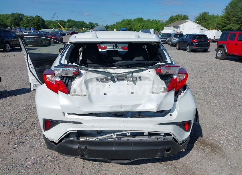 Photo 6 of 2019 Toyota C-hr XLE (VIN NMTKHMBX4KR077911)