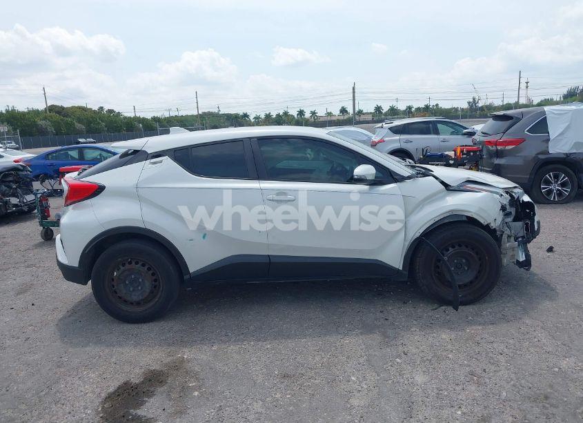 Photo 14 of 2021 Toyota C-hr LE (VIN NMTKHMBX4MR130660)