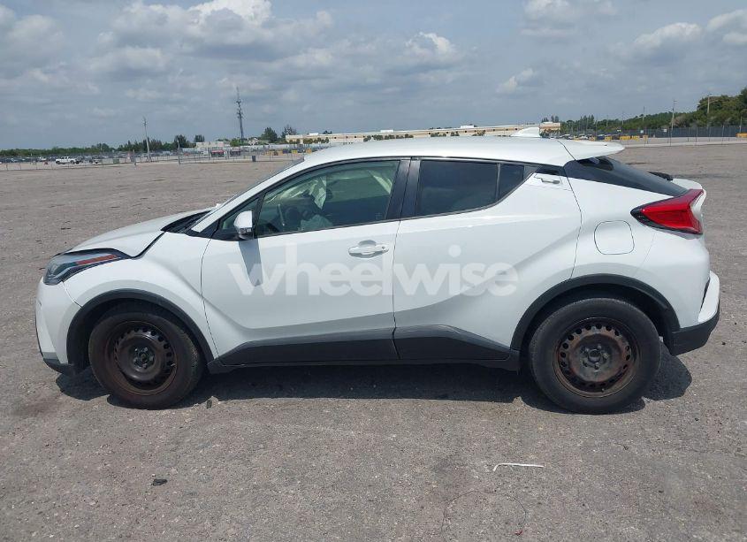 Photo 15 of 2021 Toyota C-hr LE (VIN NMTKHMBX4MR130660)
