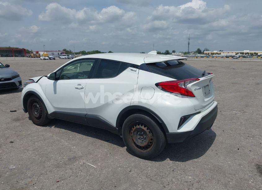 Photo 3 of 2021 Toyota C-hr LE (VIN NMTKHMBX4MR130660)