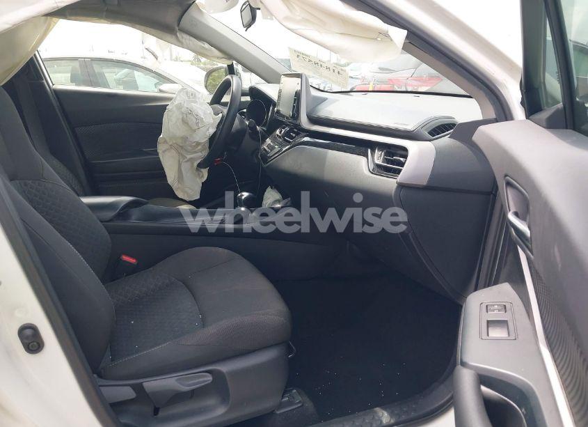 Photo 5 of 2021 Toyota C-hr LE (VIN NMTKHMBX4MR130660)