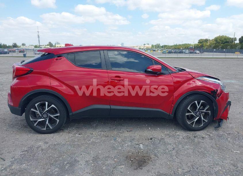 Photo 13 of 2022 Toyota C-hr XLE (VIN NMTKHMBX4NR141627)