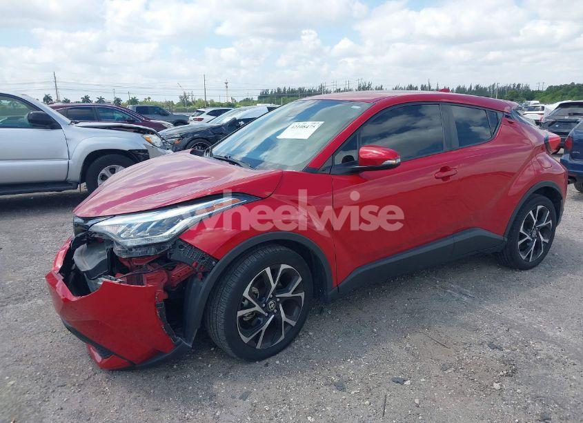 Photo 2 of 2022 Toyota C-hr XLE (VIN NMTKHMBX4NR141627)