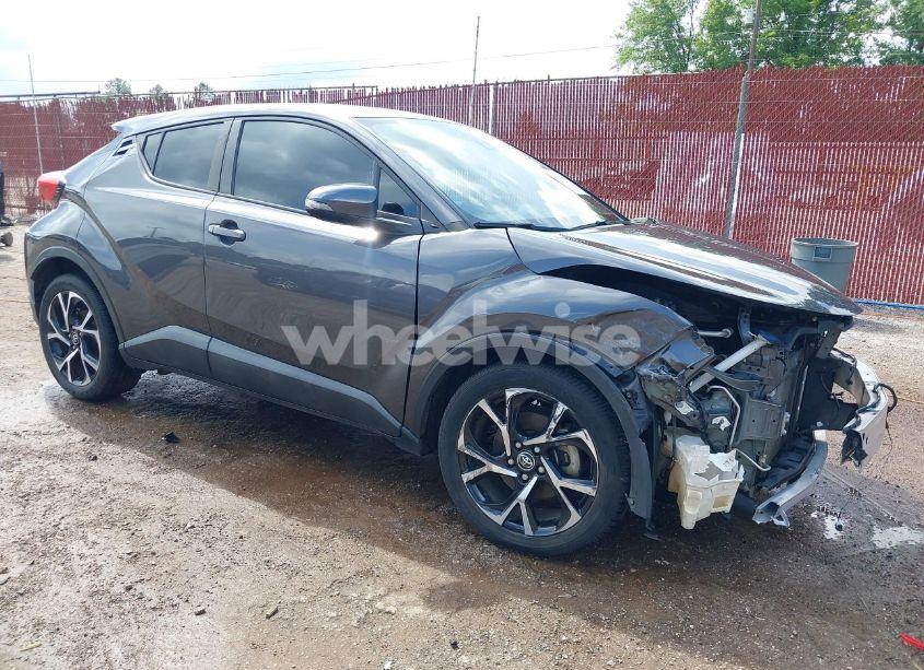 2018 Toyota C-hr XLE PREMIUM (VIN NMTKHMBX5JR045242) main photo