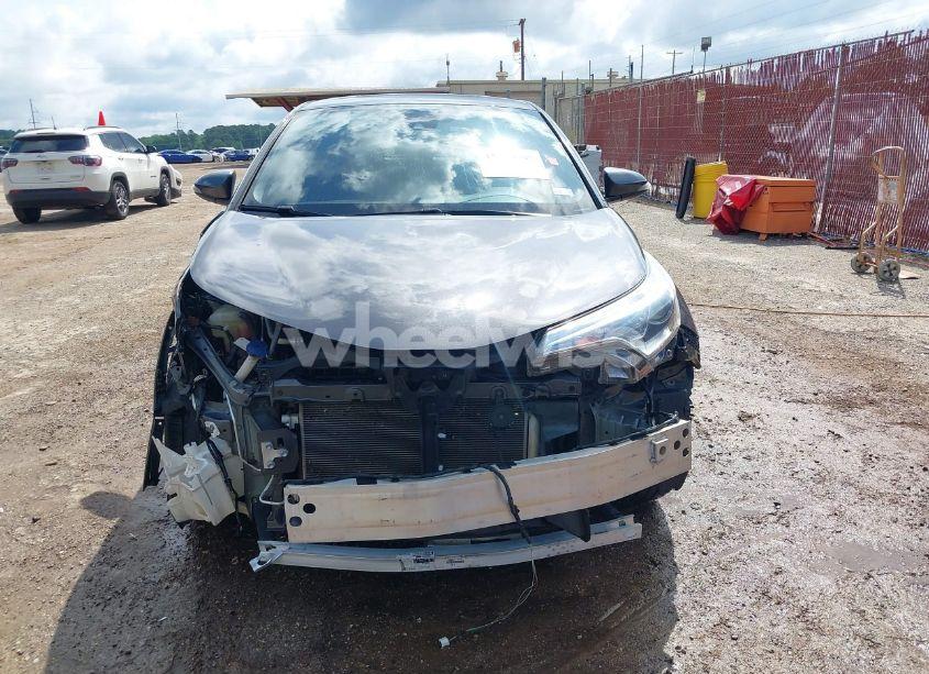 Photo 13 of 2018 Toyota C-hr XLE PREMIUM (VIN NMTKHMBX5JR045242)