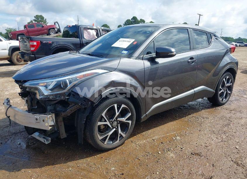 Photo 2 of 2018 Toyota C-hr XLE PREMIUM (VIN NMTKHMBX5JR045242)