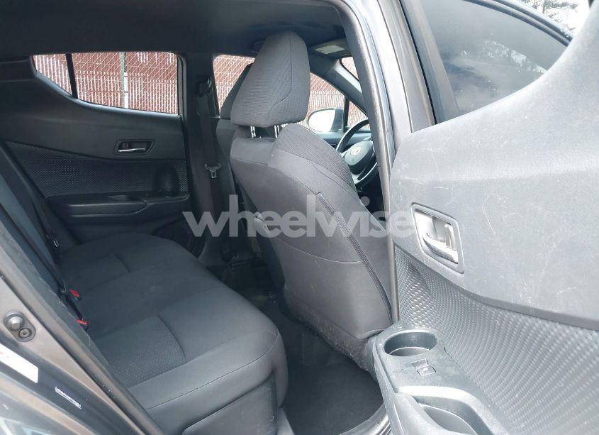 Photo 8 of 2018 Toyota C-hr XLE PREMIUM (VIN NMTKHMBX5JR045242)