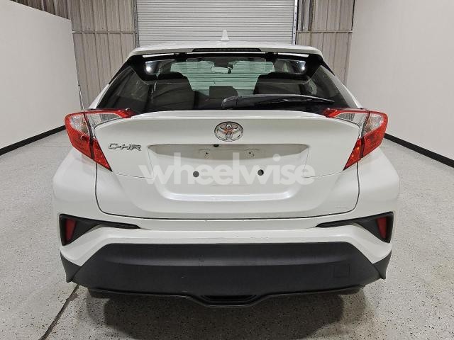 2021 TOYOTA C-HR XLE (VIN NMTKHMBX5MR124706) main photo