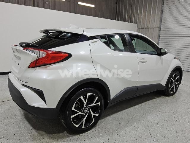 Photo 6 of 2021 TOYOTA C-HR XLE (VIN NMTKHMBX5MR124706)