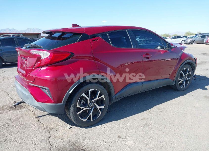 Photo 4 of 2018 Toyota C-hr XLE PREMIUM (VIN NMTKHMBX6JR018647)