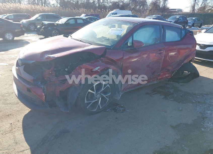 Photo 2 of 2018 Toyota C-hr XLE (VIN NMTKHMBX6JR055262)