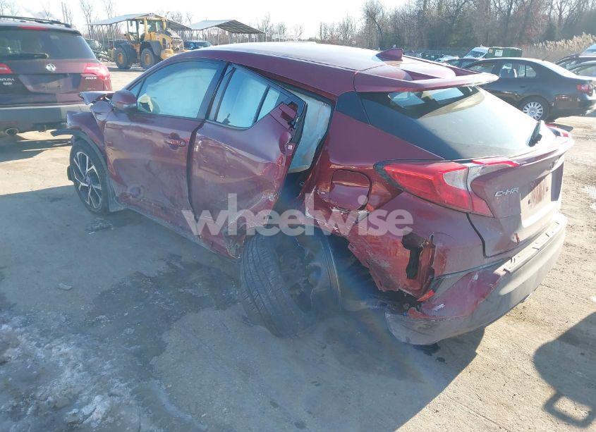 Photo 3 of 2018 Toyota C-hr XLE (VIN NMTKHMBX6JR055262)