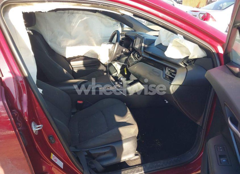 Photo 5 of 2018 Toyota C-hr XLE (VIN NMTKHMBX6JR055262)