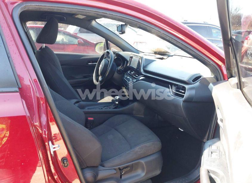 Photo 5 of 2018 Toyota C-hr XLE PREMIUM (VIN NMTKHMBX6JR058551)