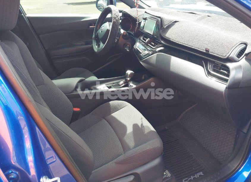 Photo 5 of 2018 Toyota C-hr XLE/XLE PREMIUM (VIN NMTKHMBX6JR059165)