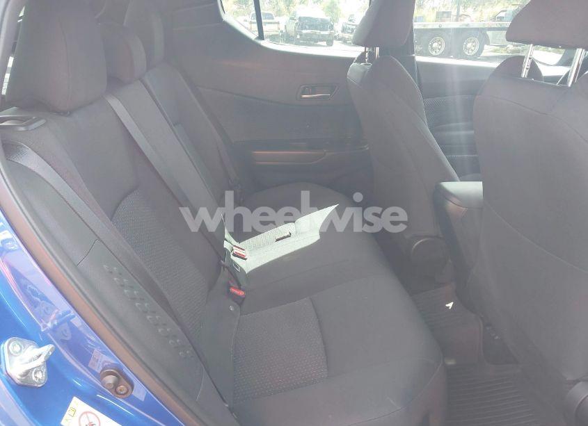 Photo 8 of 2018 Toyota C-hr XLE/XLE PREMIUM (VIN NMTKHMBX6JR059165)