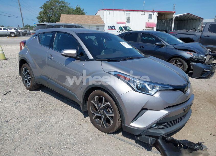 2019 Toyota C-hr LIMITED (VIN NMTKHMBX6KR101612) main photo