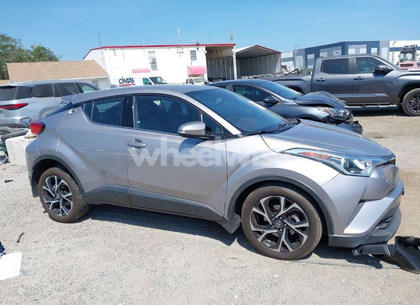 Photo 12 of 2019 Toyota C-hr LIMITED (VIN NMTKHMBX6KR101612)