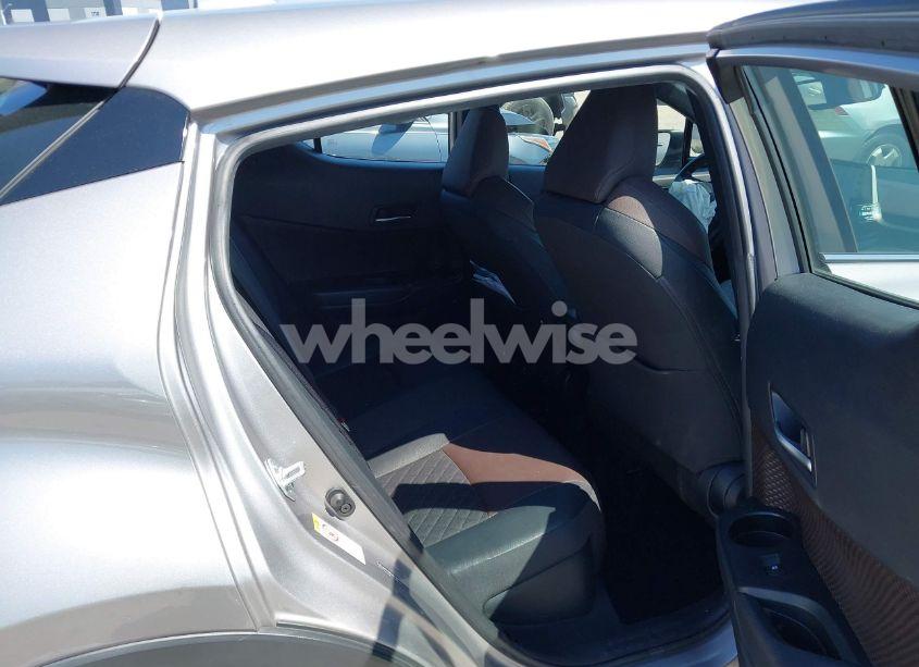 Photo 8 of 2019 Toyota C-hr LIMITED (VIN NMTKHMBX6KR101612)