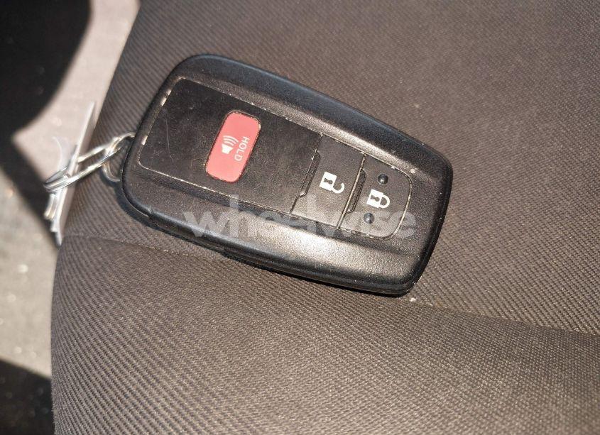 Photo 11 of 2020 Toyota C-hr XLE (VIN NMTKHMBX6LR106469)