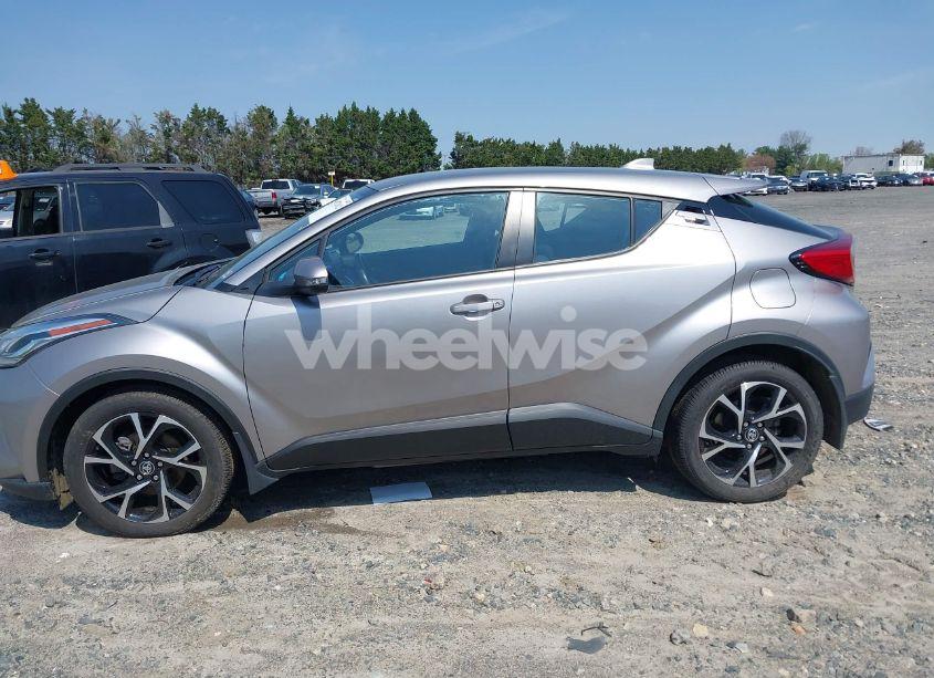 Photo 14 of 2020 Toyota C-hr XLE (VIN NMTKHMBX6LR106469)