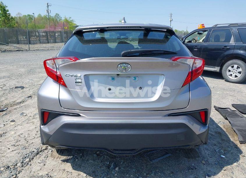Photo 16 of 2020 Toyota C-hr XLE (VIN NMTKHMBX6LR106469)
