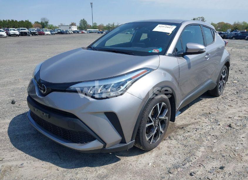Photo 2 of 2020 Toyota C-hr XLE (VIN NMTKHMBX6LR106469)