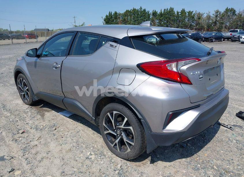 Photo 3 of 2020 Toyota C-hr XLE (VIN NMTKHMBX6LR106469)