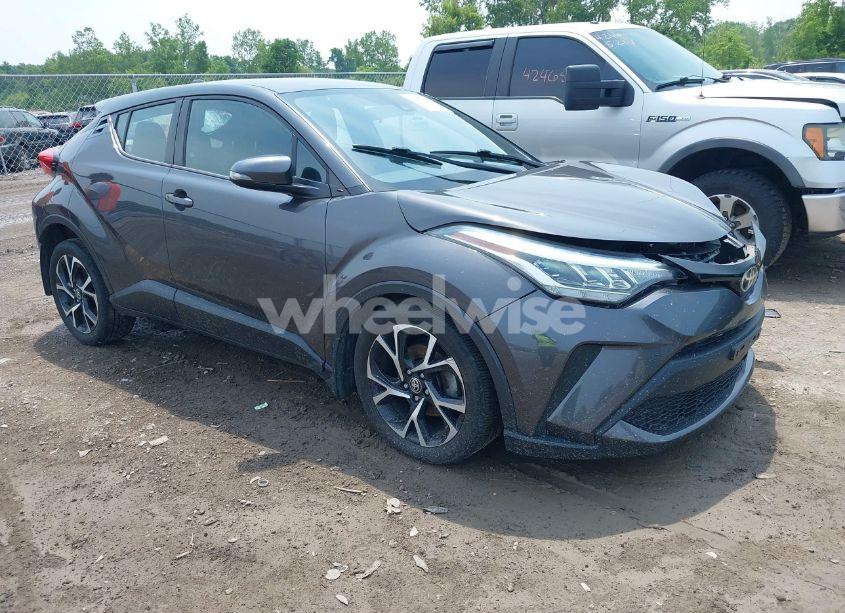 2020 Toyota C-hr XLE (VIN NMTKHMBX6LR116984) main photo