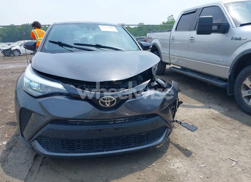 Photo 13 of 2020 Toyota C-hr XLE (VIN NMTKHMBX6LR116984)