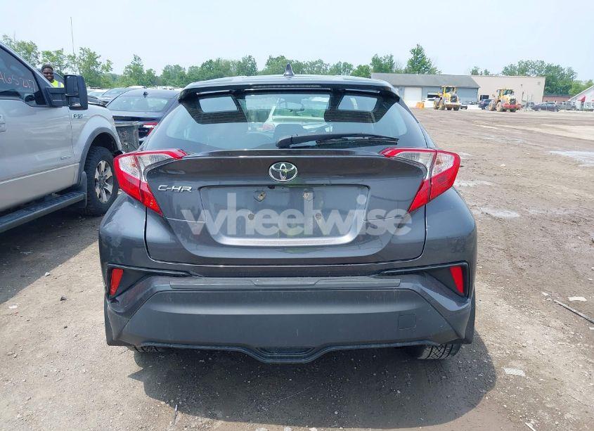 Photo 17 of 2020 Toyota C-hr XLE (VIN NMTKHMBX6LR116984)