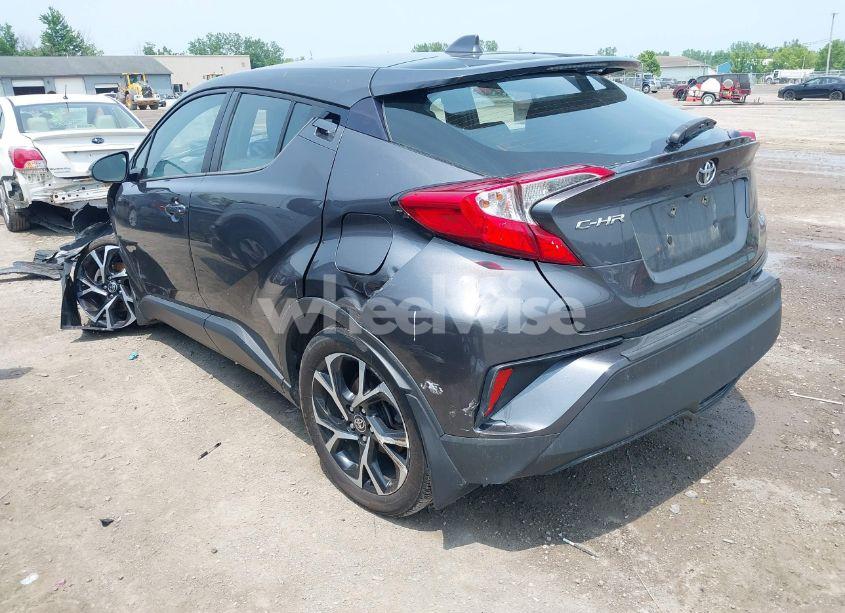 Photo 3 of 2020 Toyota C-hr XLE (VIN NMTKHMBX6LR116984)