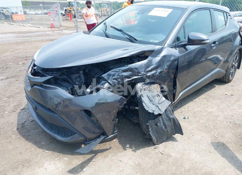 Photo 6 of 2020 Toyota C-hr XLE (VIN NMTKHMBX6LR116984)