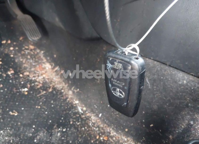 Photo 11 of 2018 Toyota C-hr XLE PREMIUM (VIN NMTKHMBX7JR005504)