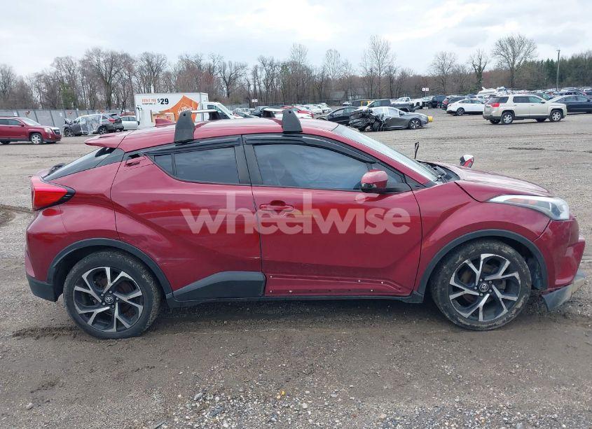Photo 13 of 2018 Toyota C-hr XLE PREMIUM (VIN NMTKHMBX7JR005504)
