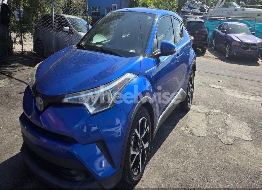 Photo 2 of 2018 Toyota C-hr XLE (VIN NMTKHMBX7JR014509)