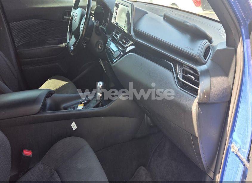 Photo 5 of 2018 Toyota C-hr XLE (VIN NMTKHMBX7JR014509)