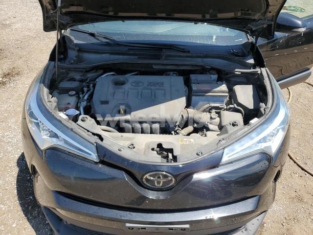 2019 TOYOTA C-HR XLE (VIN NMTKHMBX7KR069320) main photo