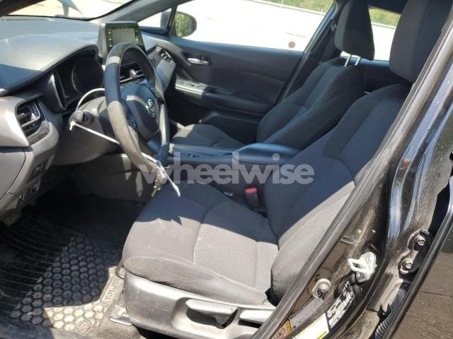 Photo 3 of 2019 TOYOTA C-HR XLE (VIN NMTKHMBX7KR069320)